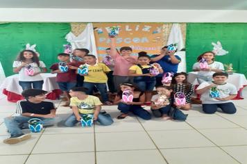 Entrega de ovos de páscoa aos alunos e servidores das escolas da rede municipal de ensino