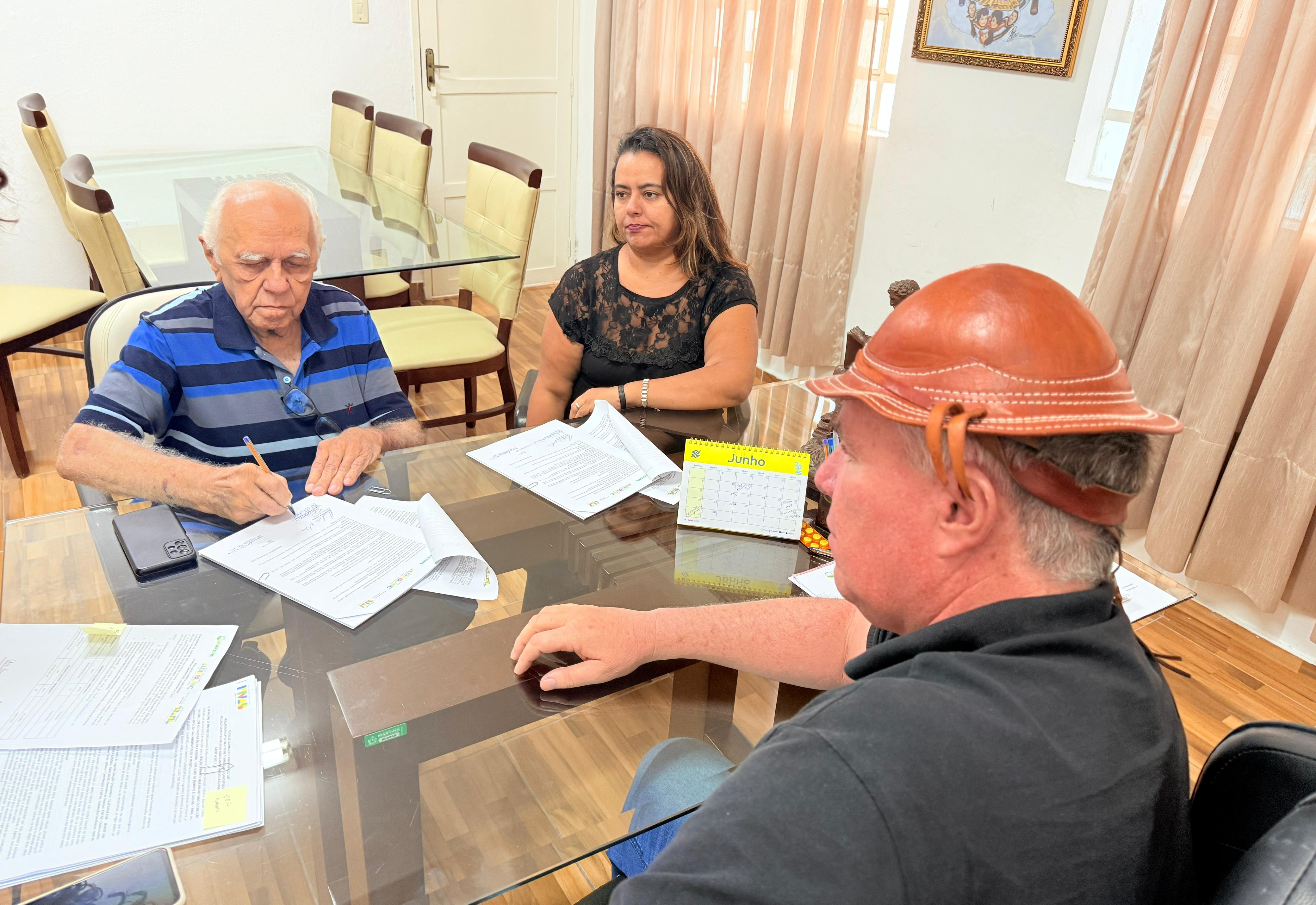 Prefeitura firma repasse da PNAB e anuncia novos investimentos na cultura local