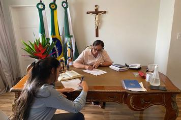 Assinatura de ordem de serviço.